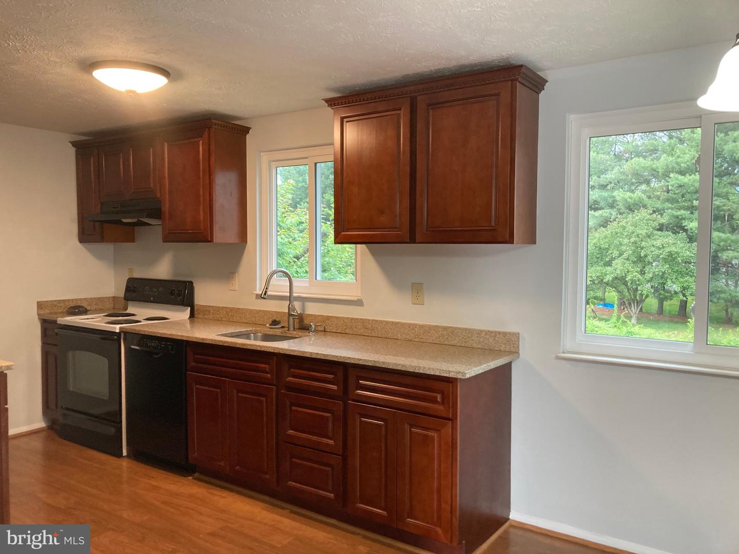 11145 Captains Walk Ct Property Photo 5
