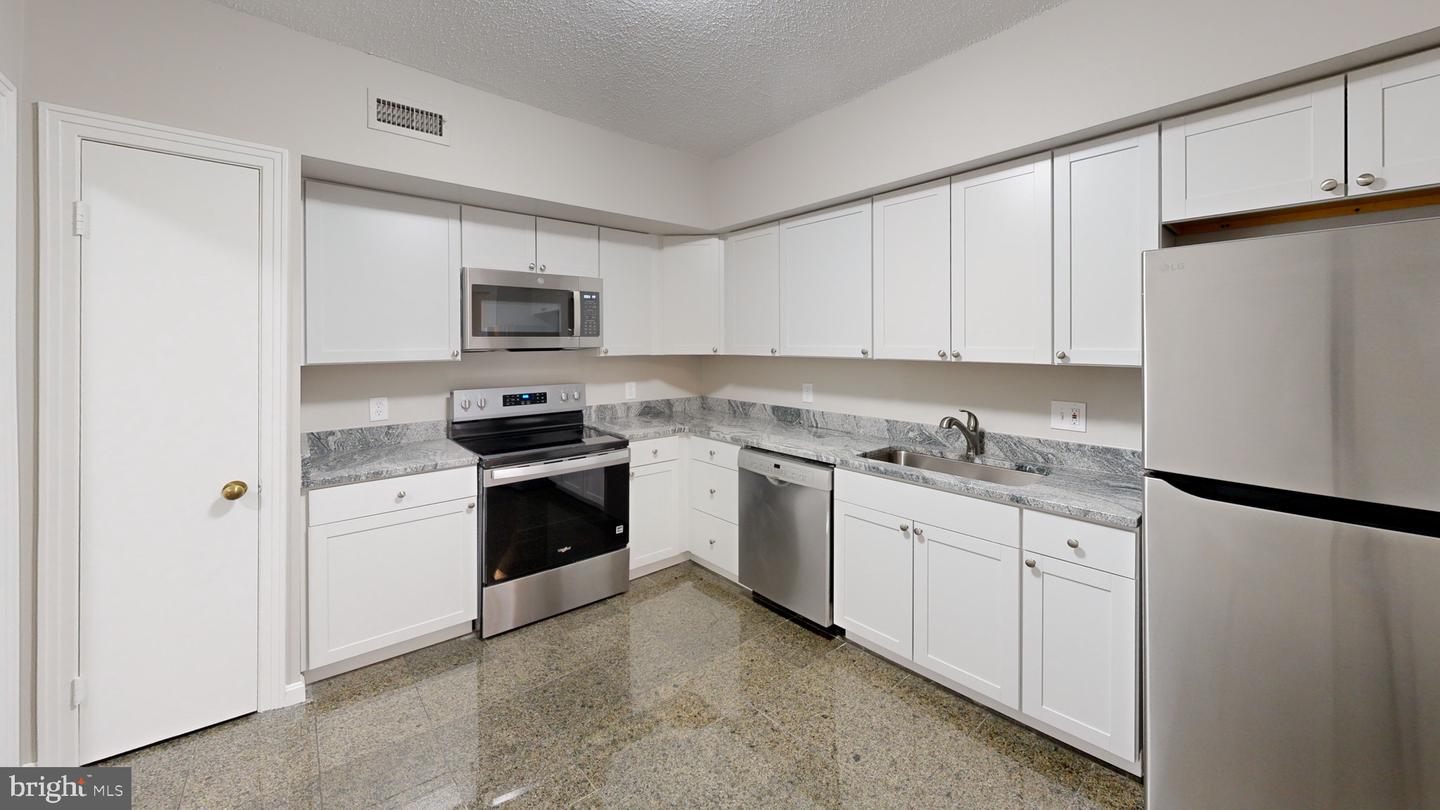 4550 N PARK AVE #203 Property Photo 1