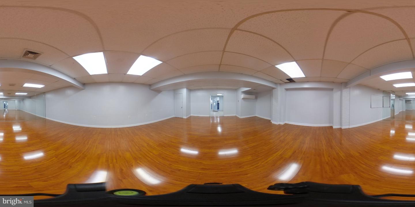 9865 Main St Property Photo 15