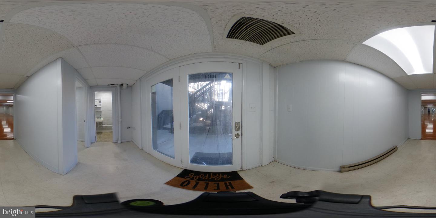 9865 Main St Property Photo 16
