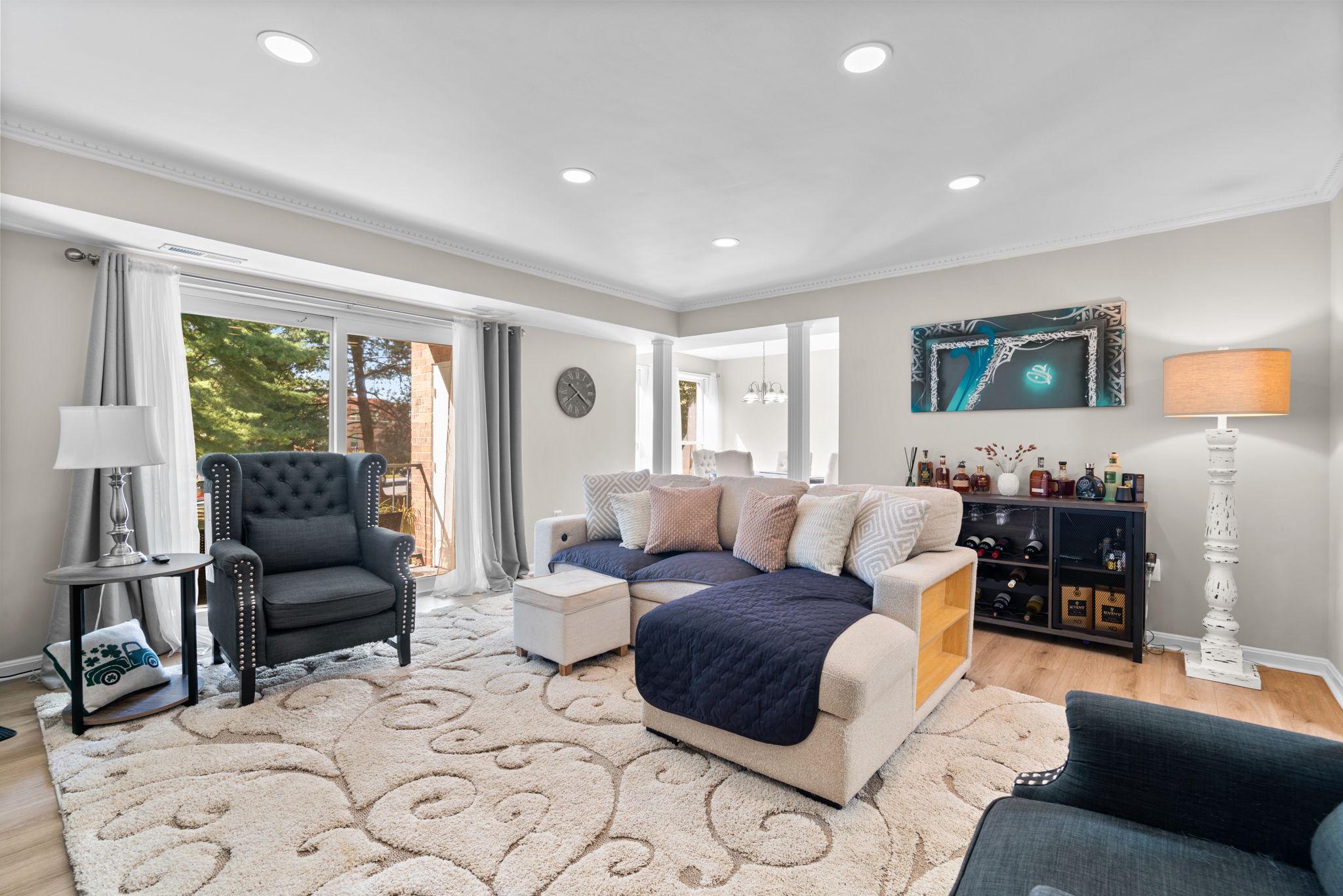 838 Quince Orchard Blvd #102 Property Photo 1