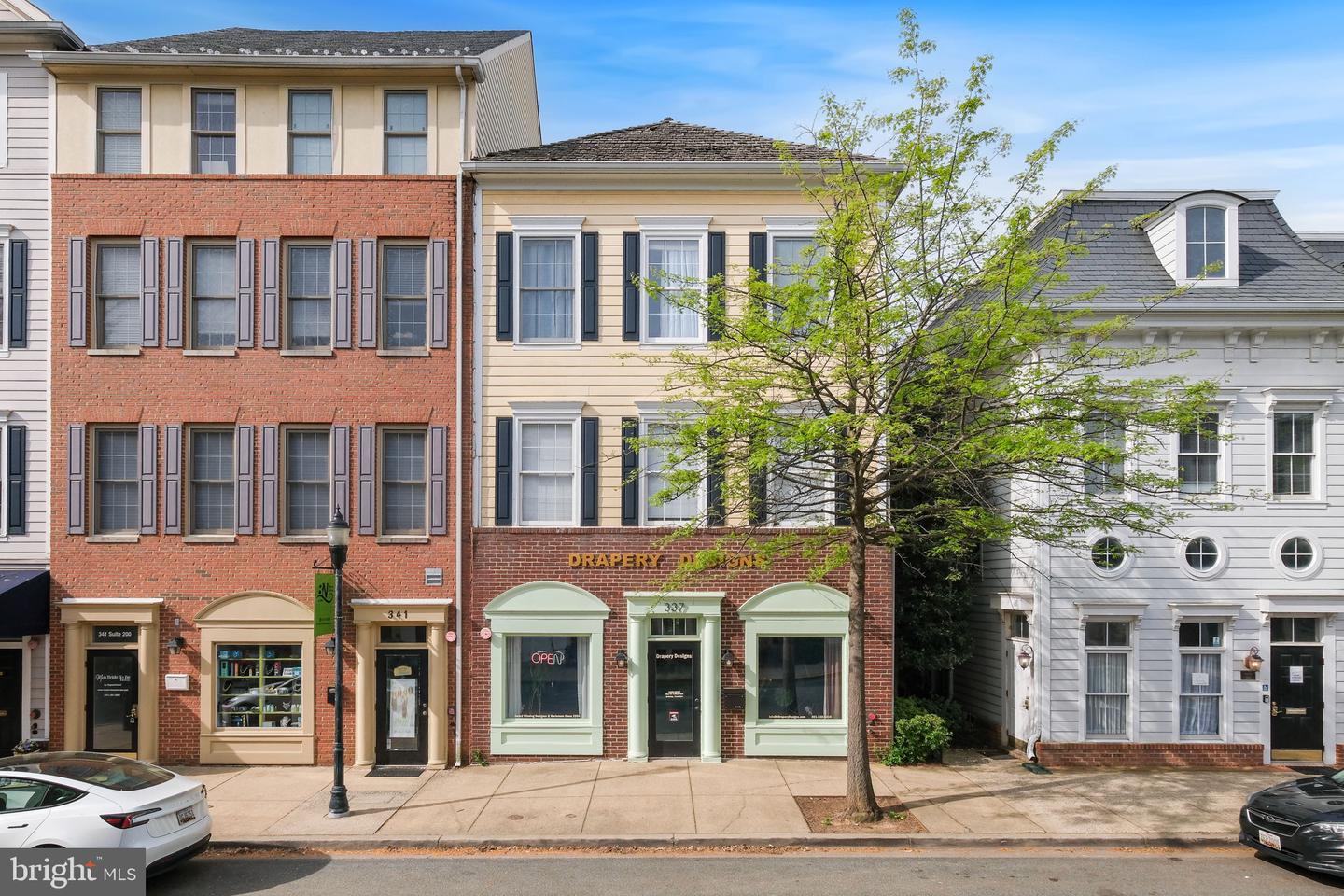 337 MAIN ST