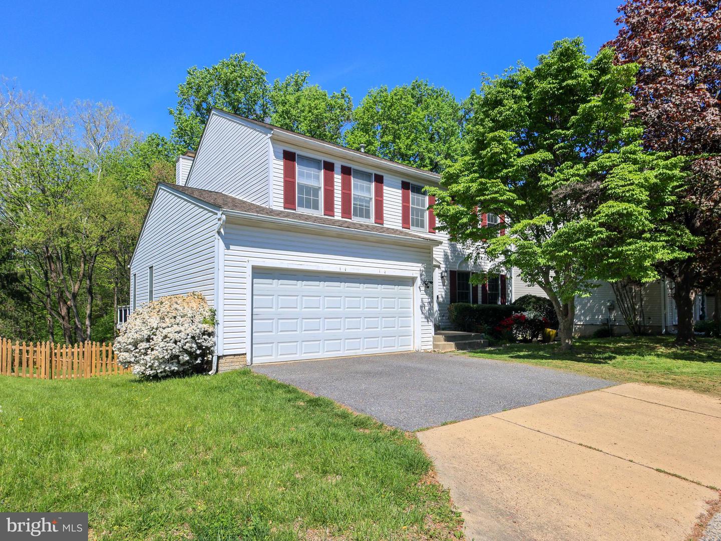18500 Gingerbread Ln Property Photo 3
