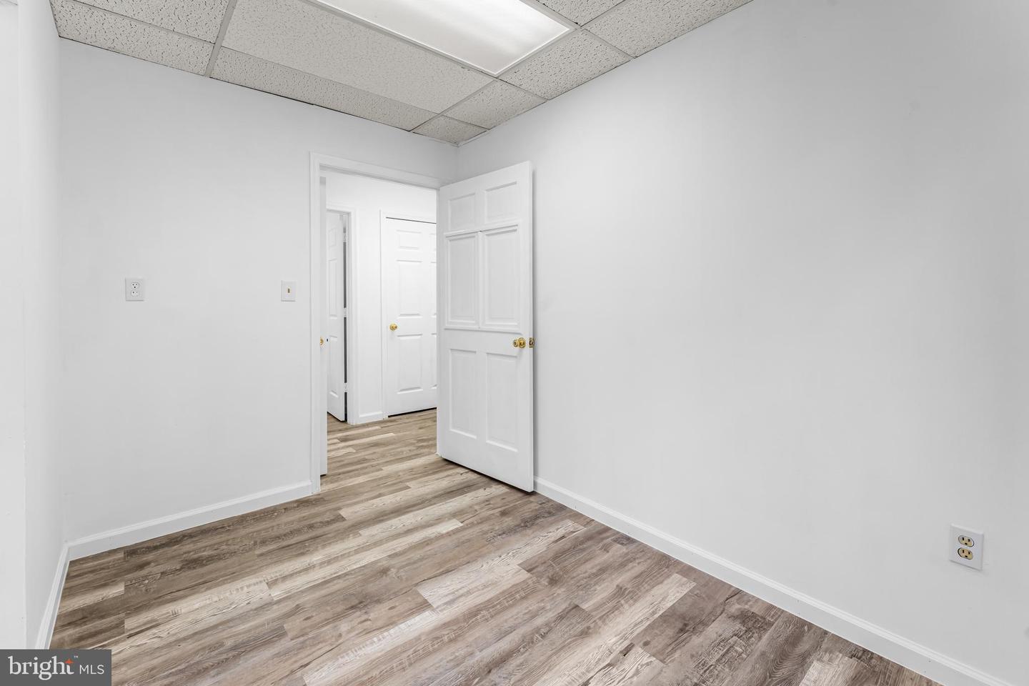 9001 Shady Grove Ct #27b Property Photo 10