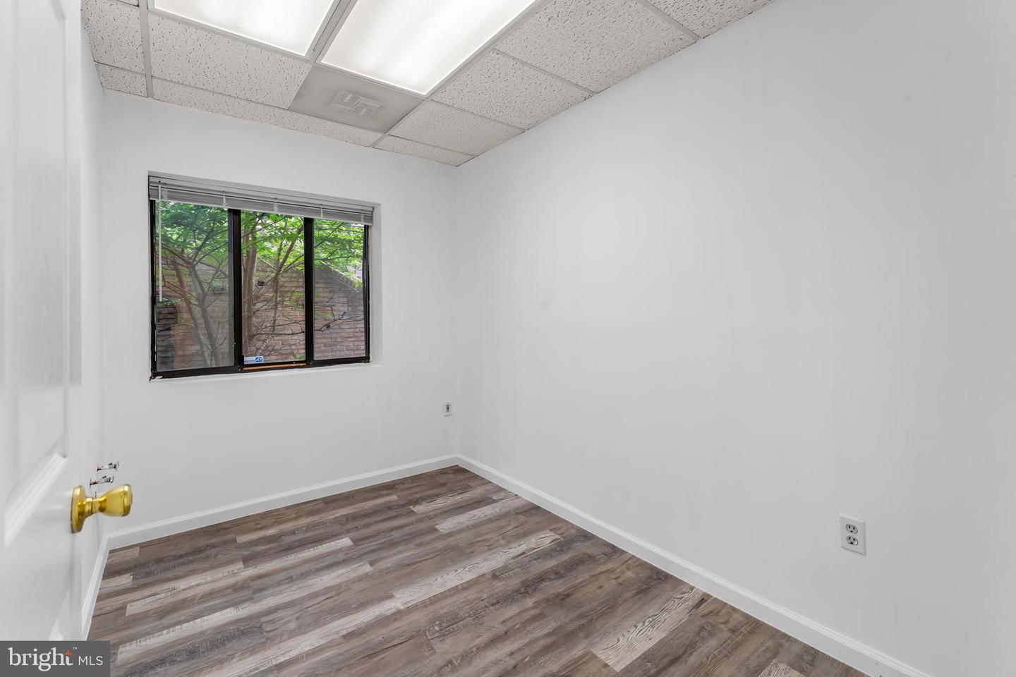 9001 Shady Grove Ct #27b Property Photo 11