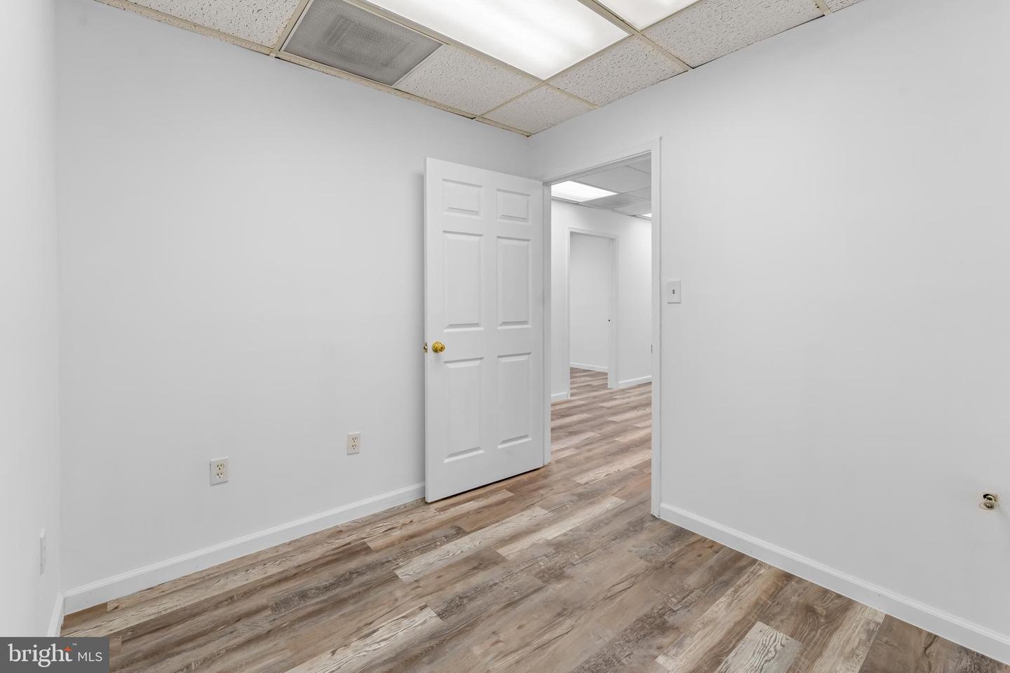 9001 Shady Grove Ct #27b Property Photo 16