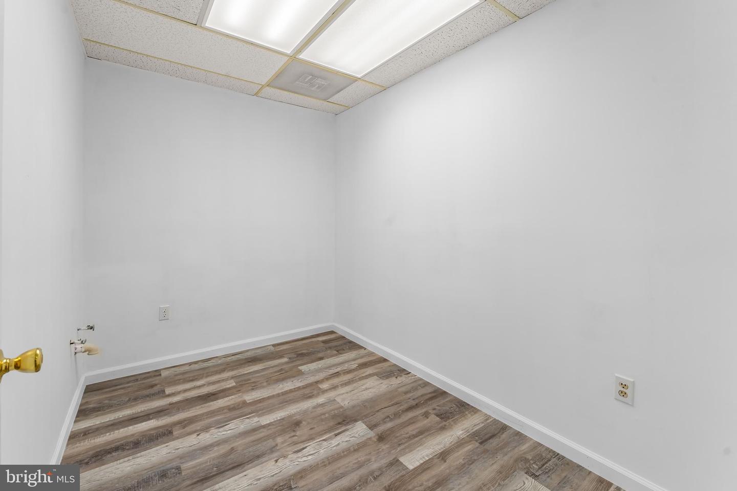 9001 Shady Grove Ct #27b Property Photo 17