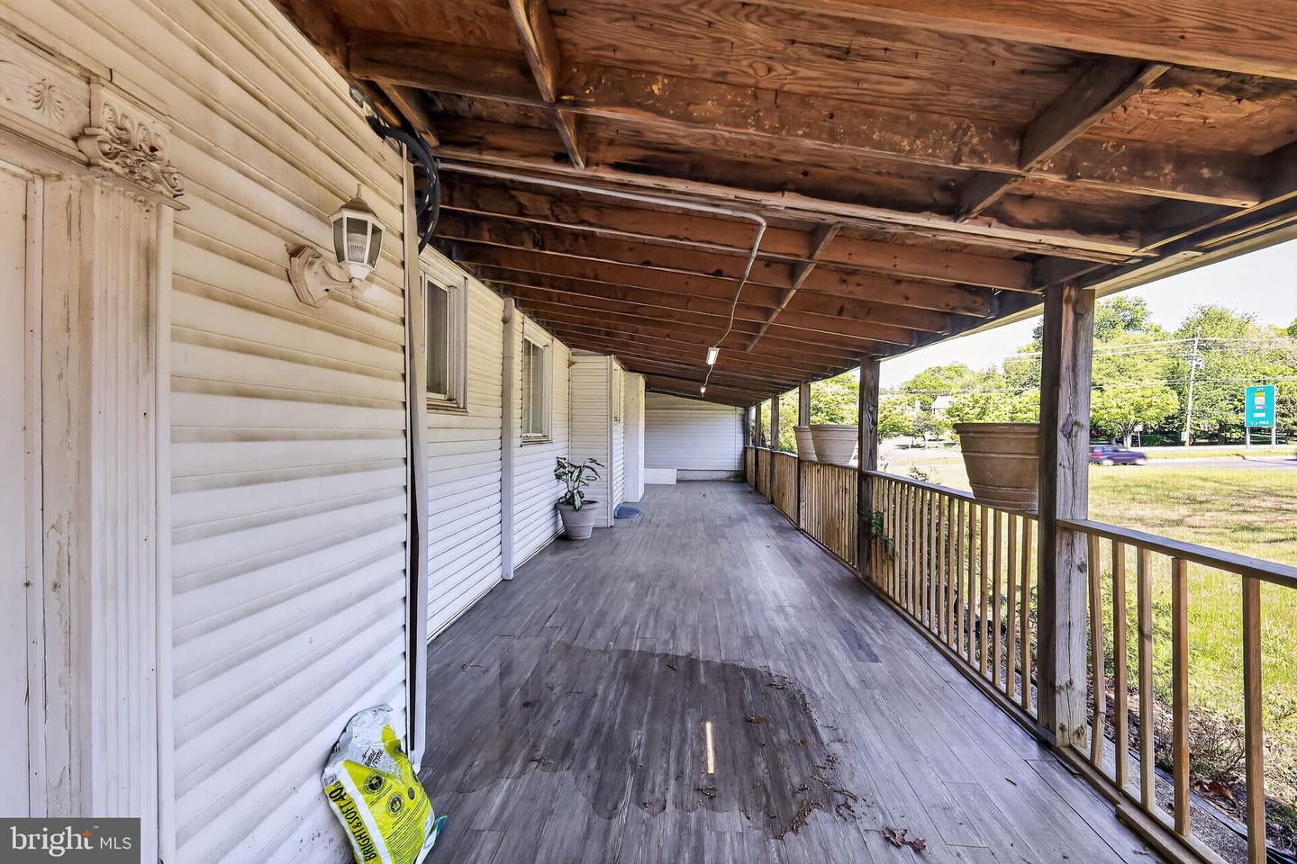 501 Copley Ln Property Photo 3