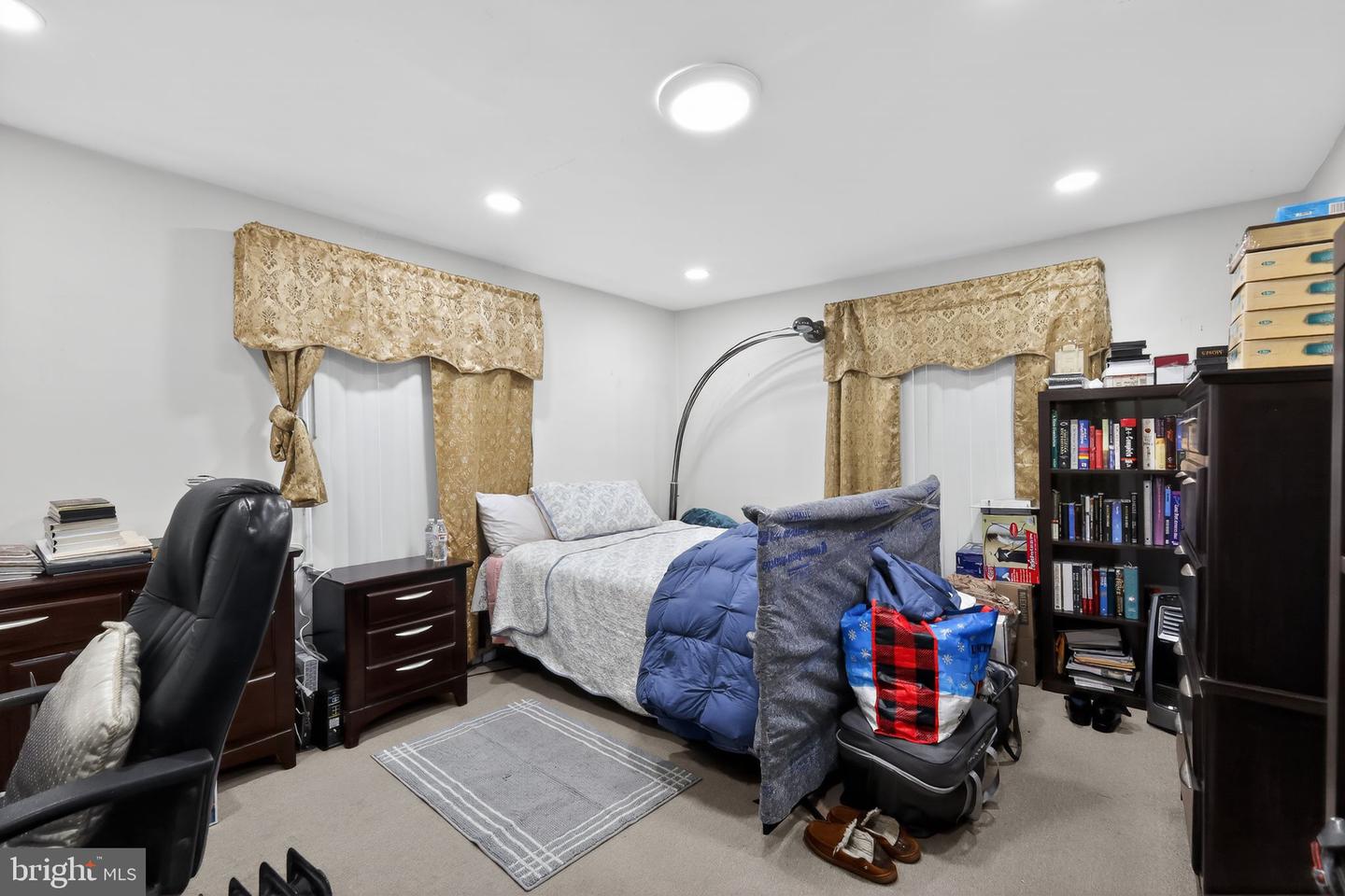 501 Copley Ln Property Photo 8