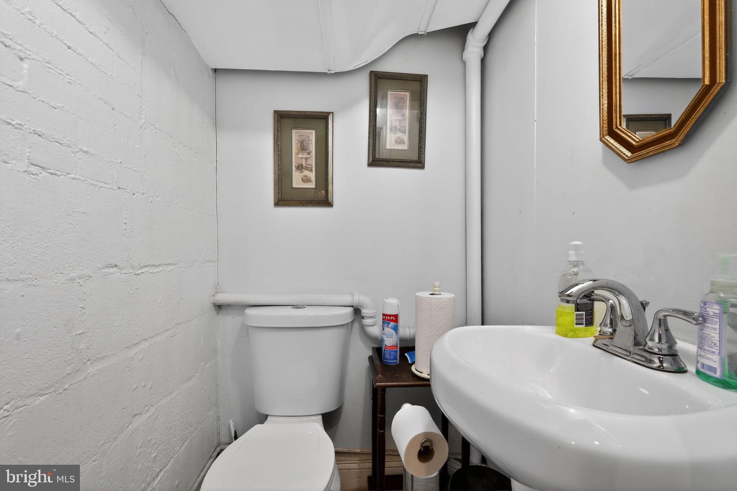 501 Copley Ln Property Photo 12