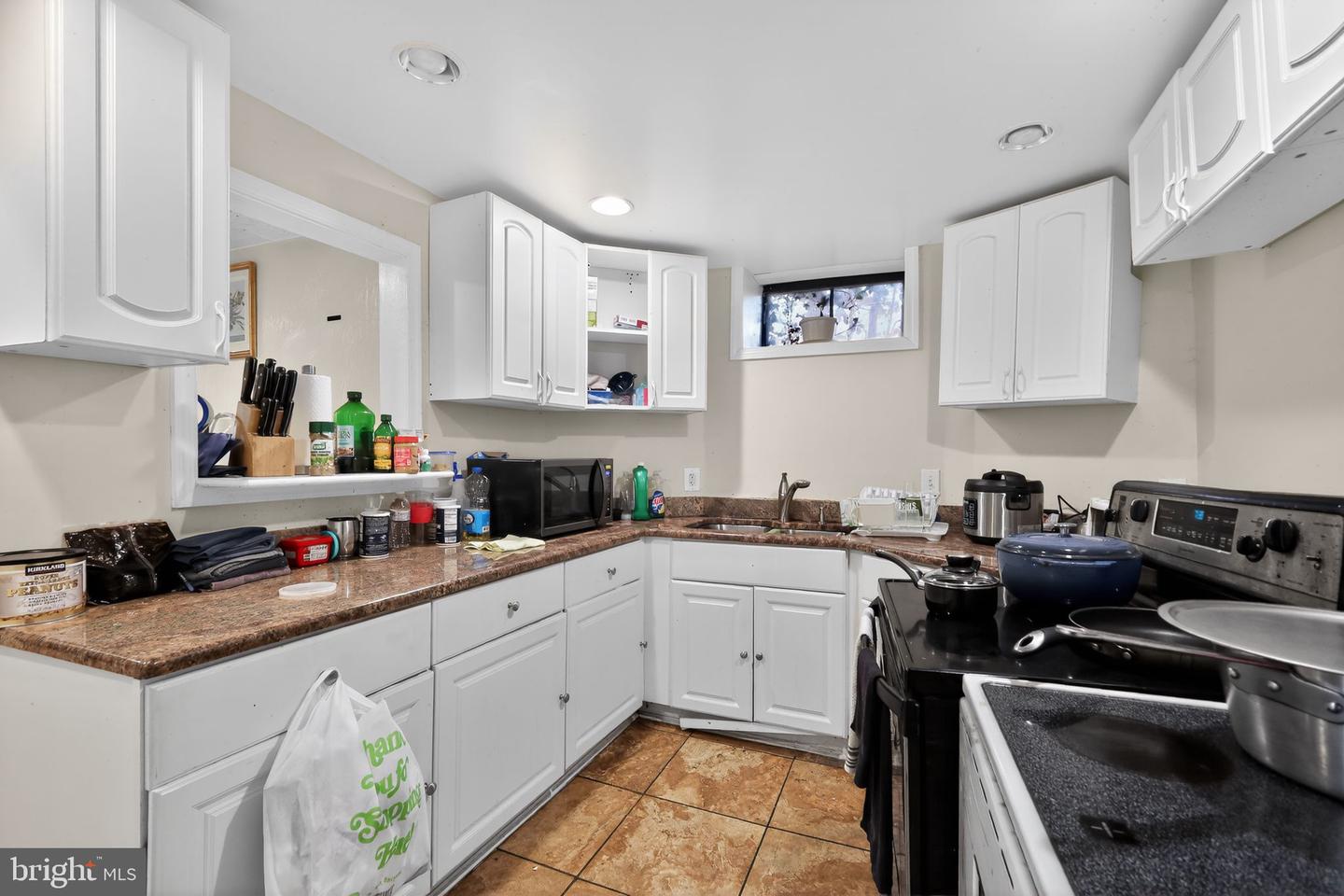 501 Copley Ln Property Photo 14