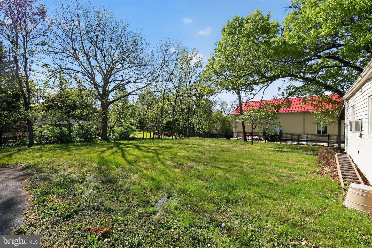 501 Copley Ln Property Photo 22