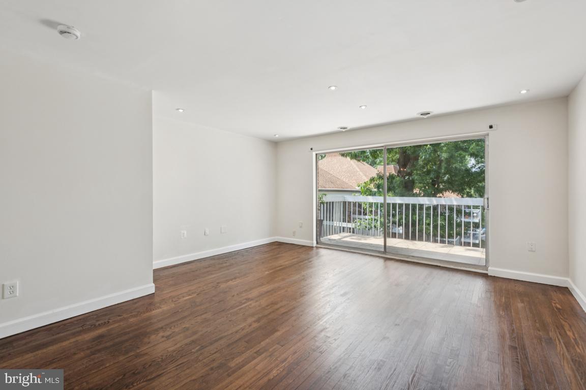 3240 Hewitt Ave #6-3-a Property Photo 2