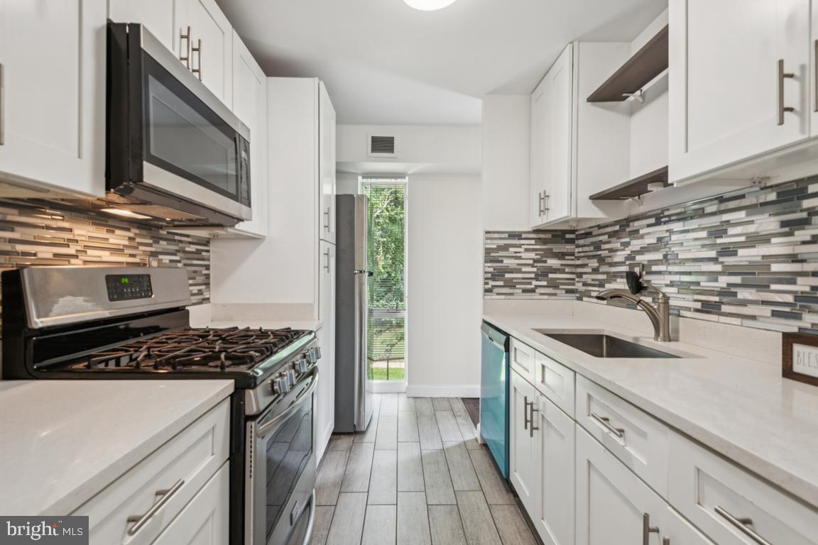 3240 Hewitt Ave #6-3-a Property Photo 5