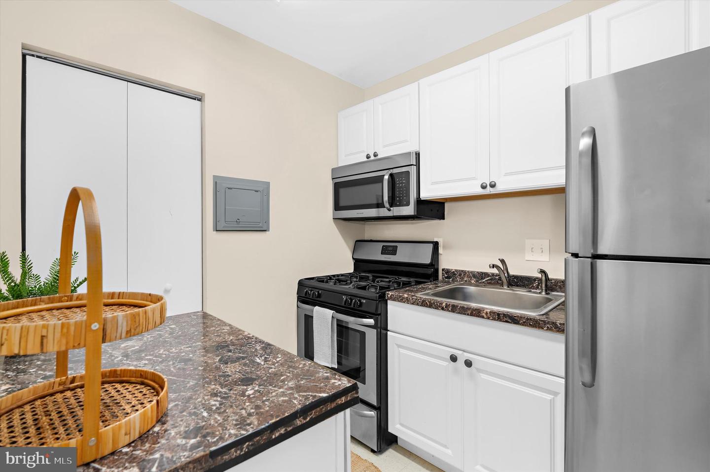 5500 Friendship Blvd #2329n Property Photo 15