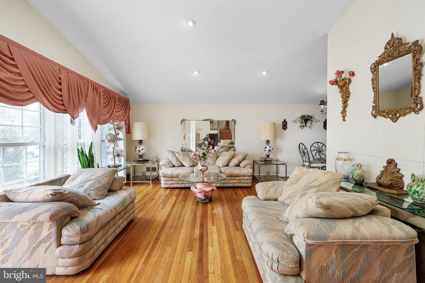13206 May Ct Property Photo 5