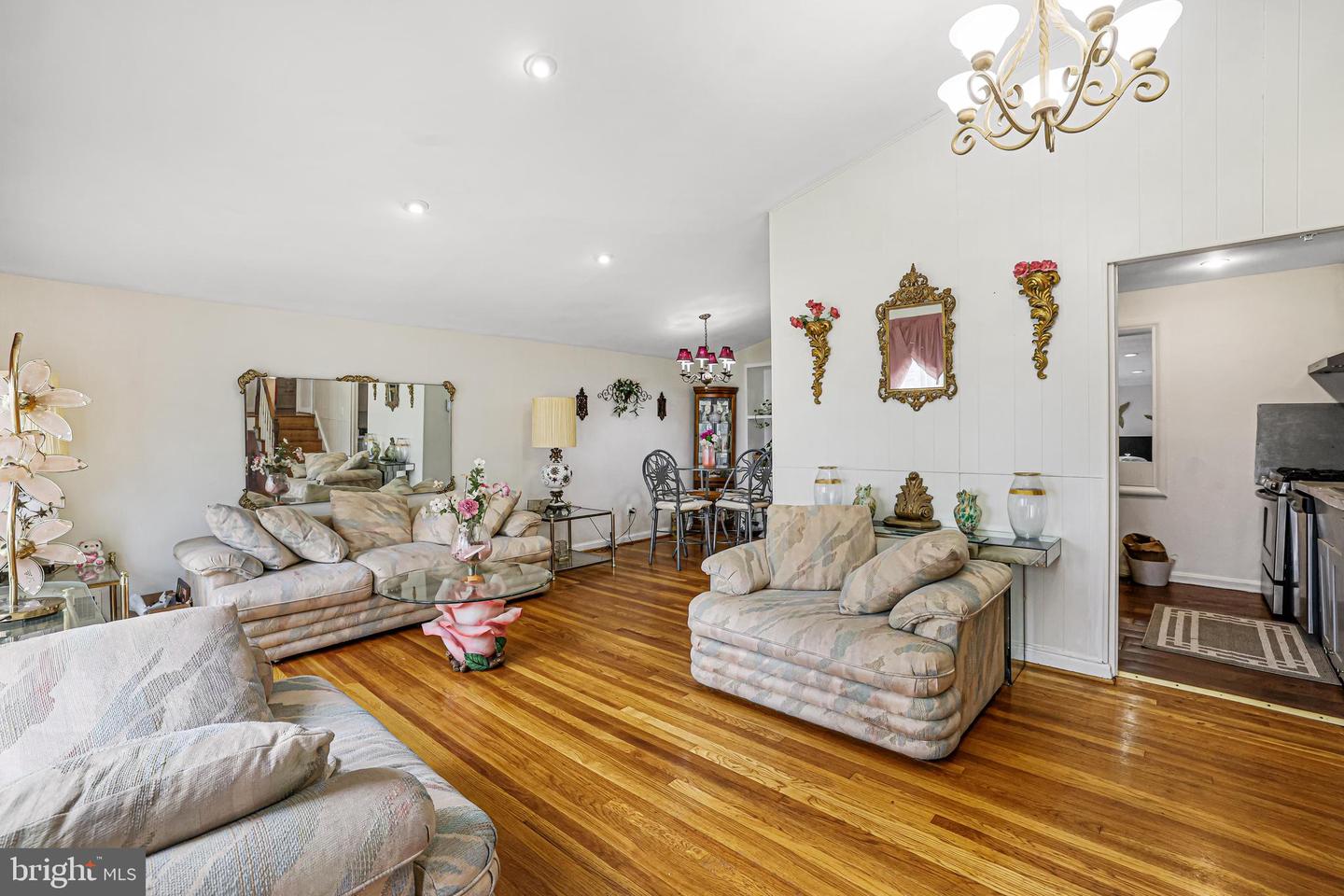 13206 May Ct Property Photo 6