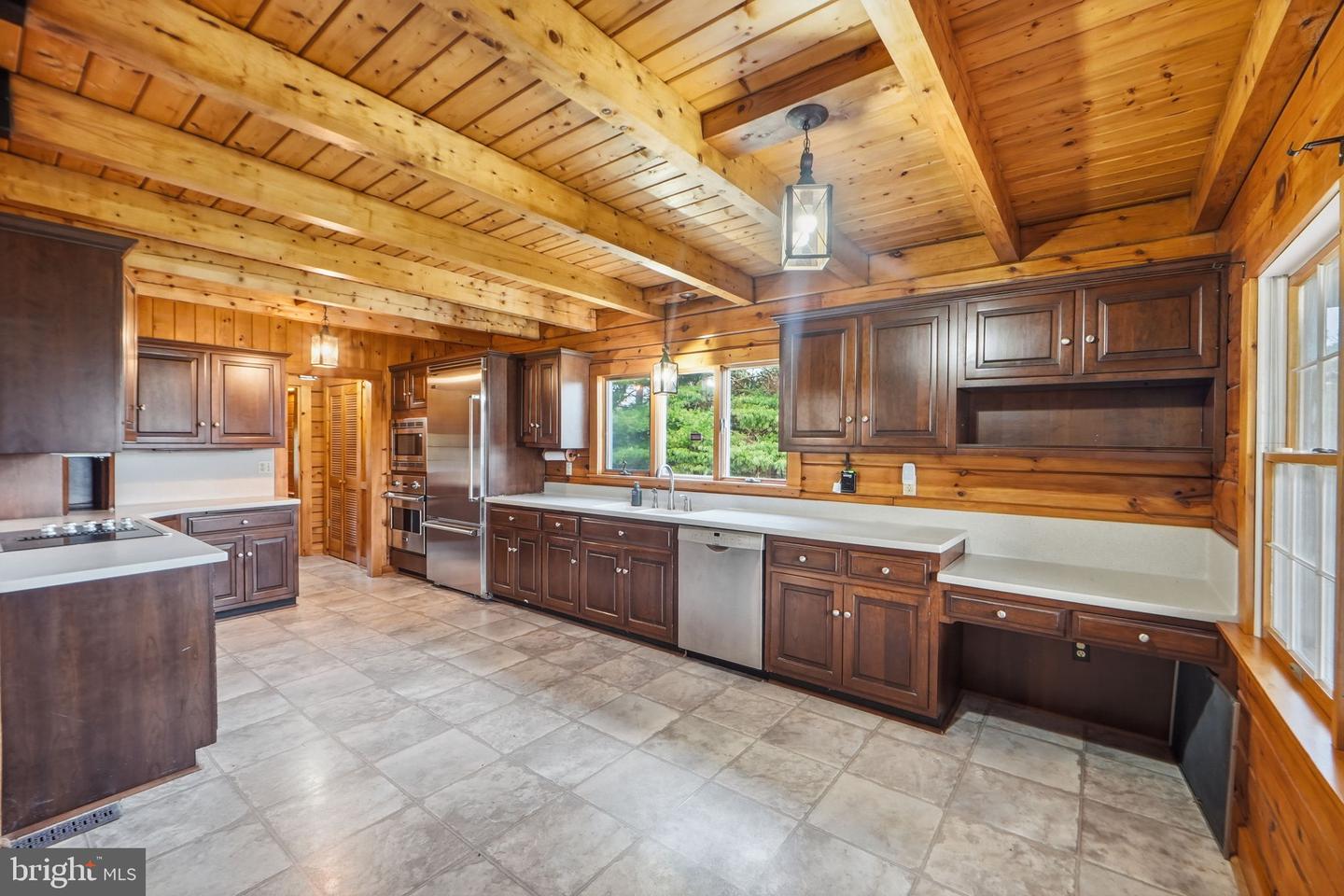 21142 Westerly Rd Property Photo 3