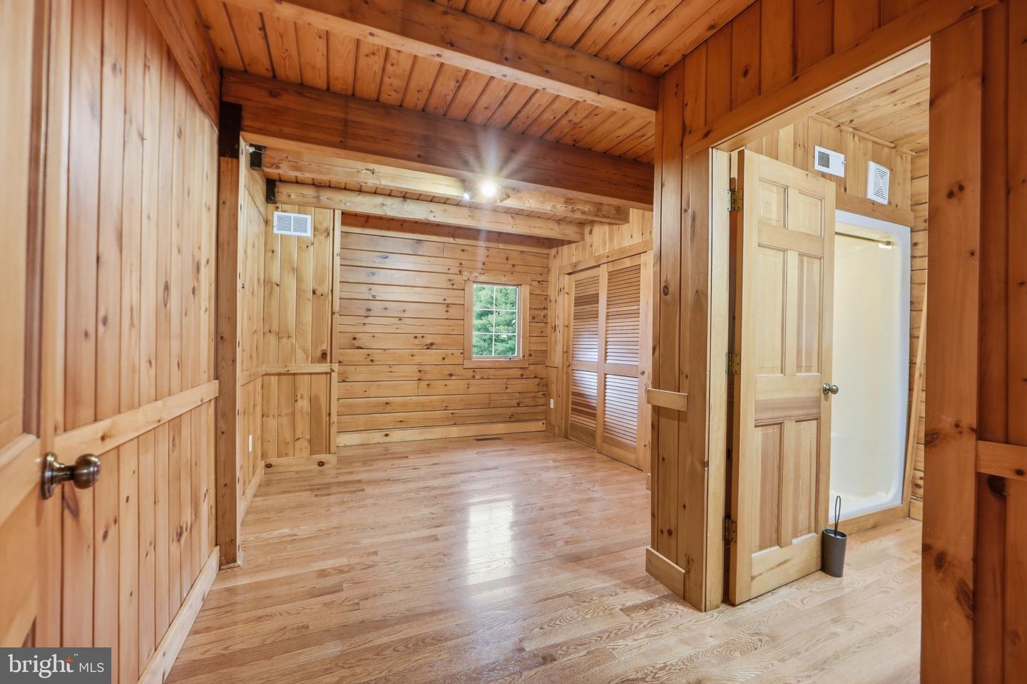 21142 Westerly Rd Property Photo 12