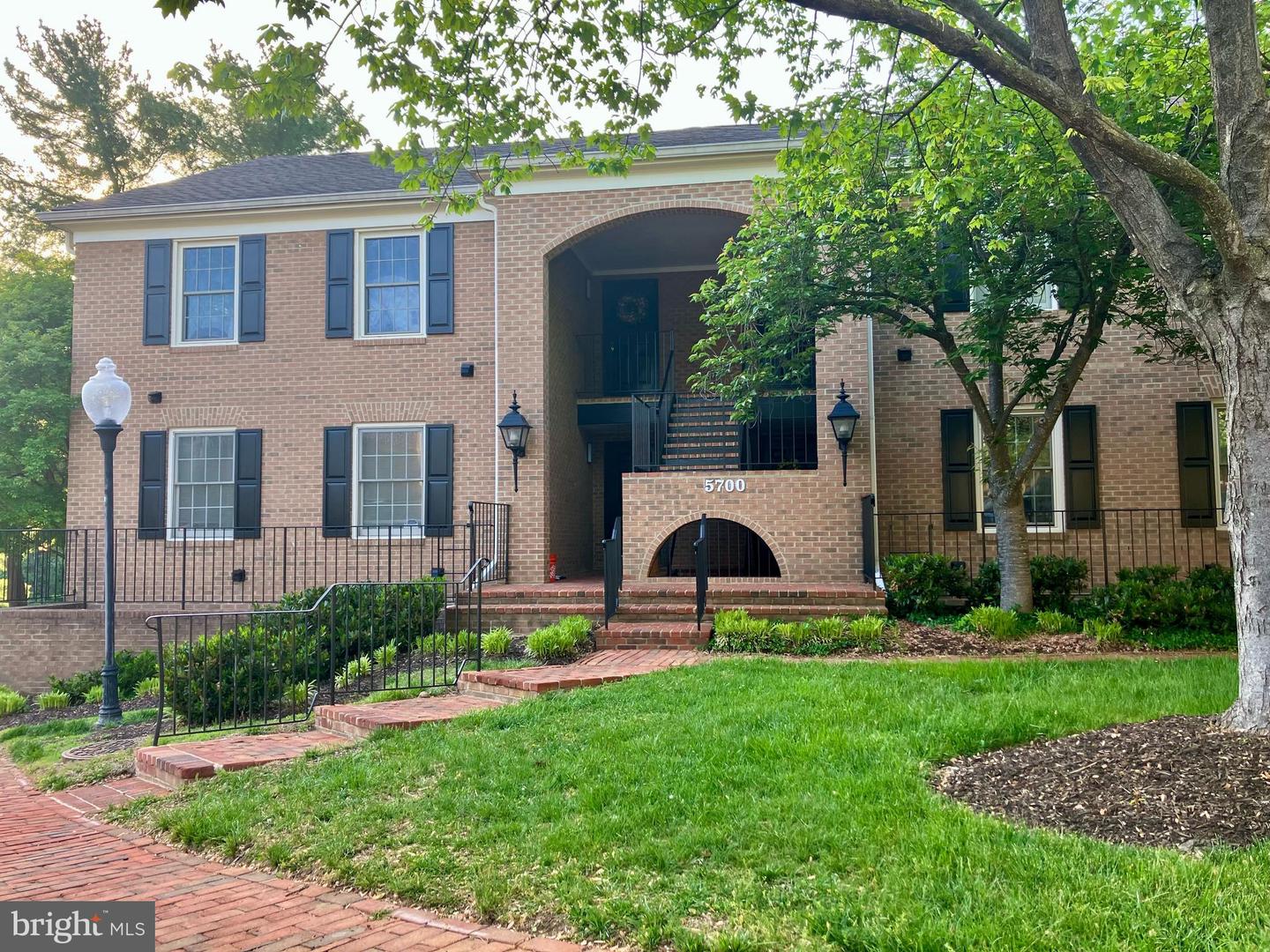 5700 Brewer House Cir #t3-11 Property Photo 1