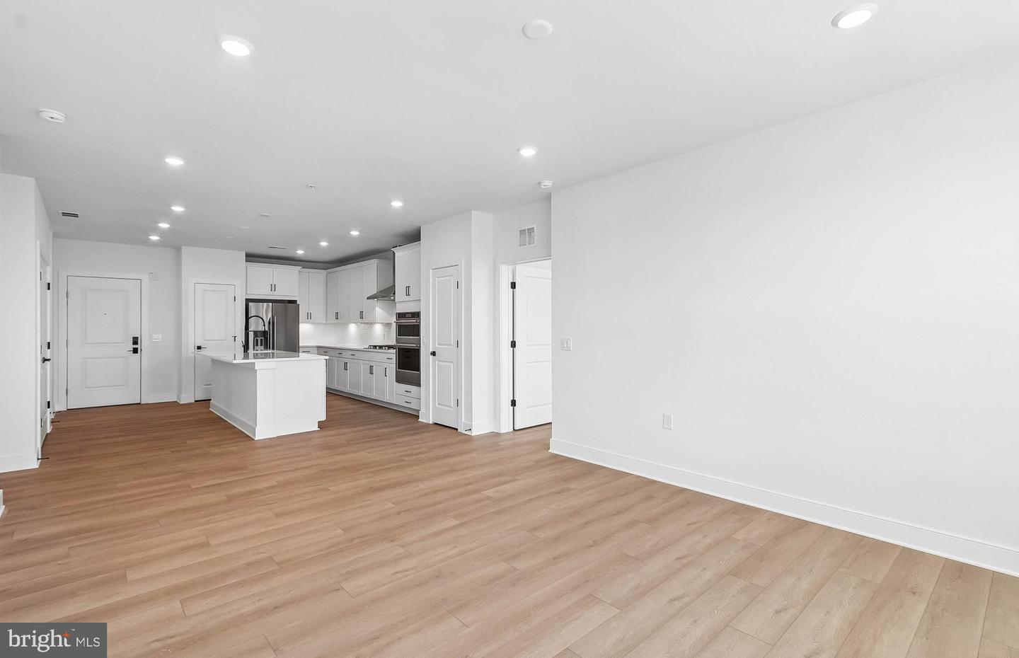 1121 Fortune Ter #303 Property Photo 2