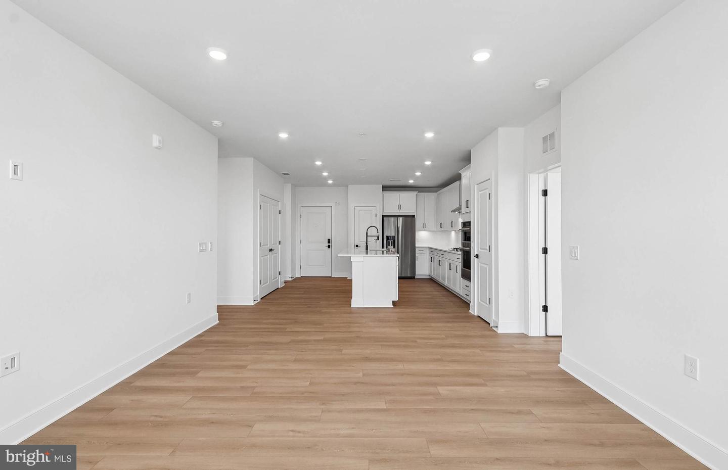 1121 Fortune Ter #303 Property Photo 3
