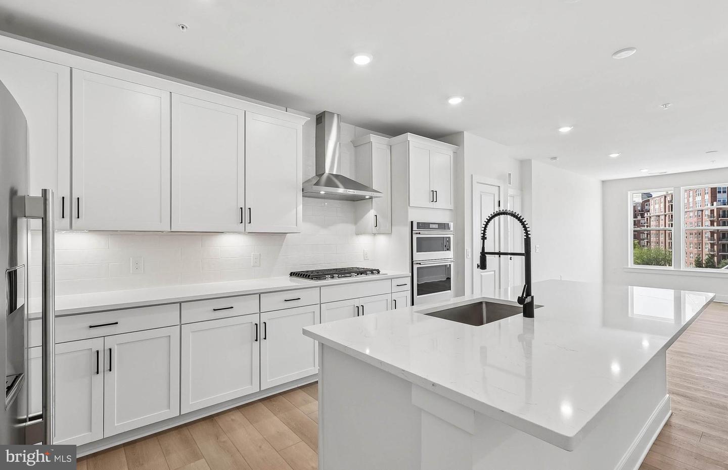 1121 Fortune Ter #303 Property Photo 6