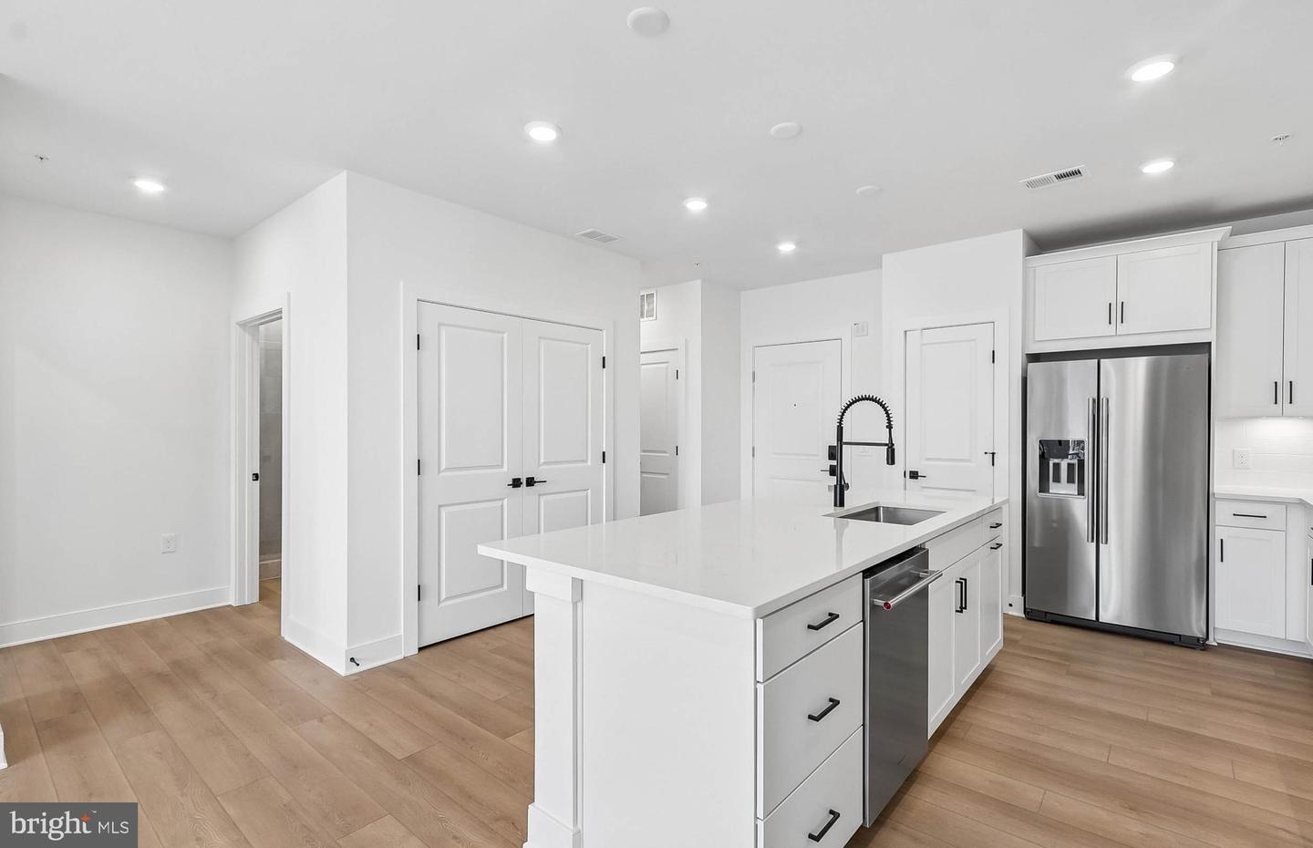 1121 Fortune Ter #303 Property Photo 11