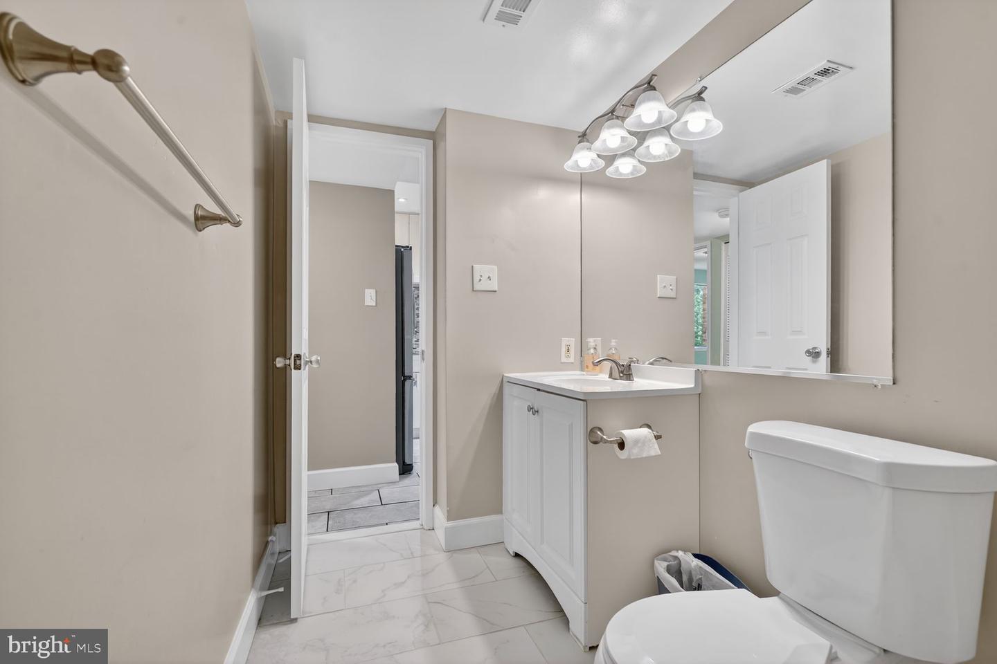 2004 Coleridge Dr #20-201 Property Photo 13