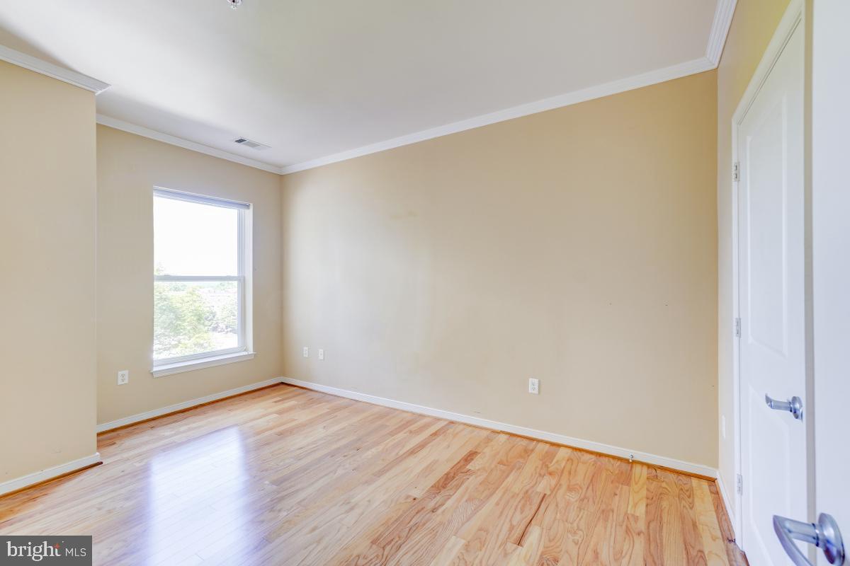 8045 Newell St #309 Property Photo 14