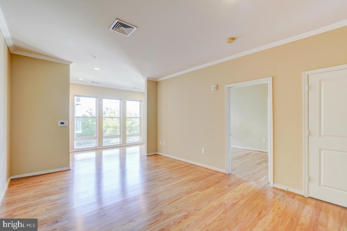 8045 Newell St #309 Property Photo 17