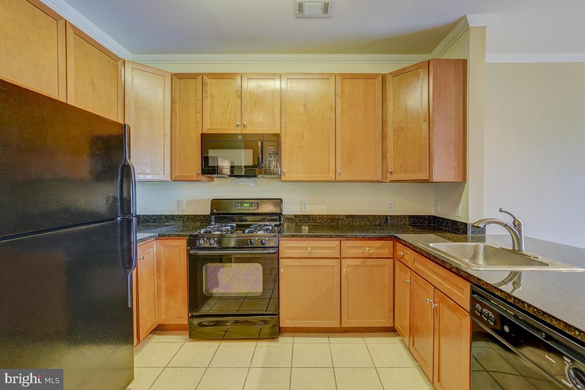 8045 Newell St #309 Property Photo 20