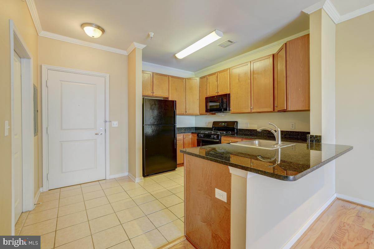 8045 Newell St #309 Property Photo 21