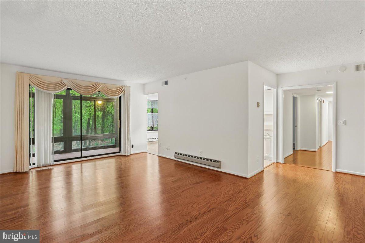 15210 Elkridge Way #91-2e Property Photo 8