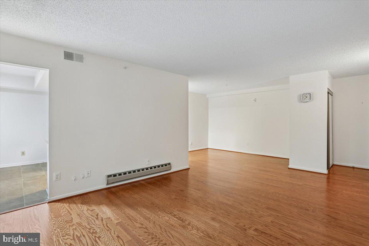 15210 Elkridge Way #91-2e Property Photo 13