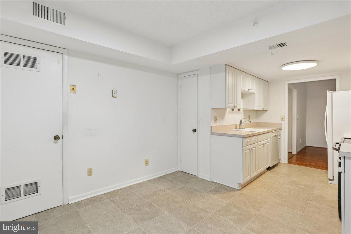 15210 Elkridge Way #91-2e Property Photo 19