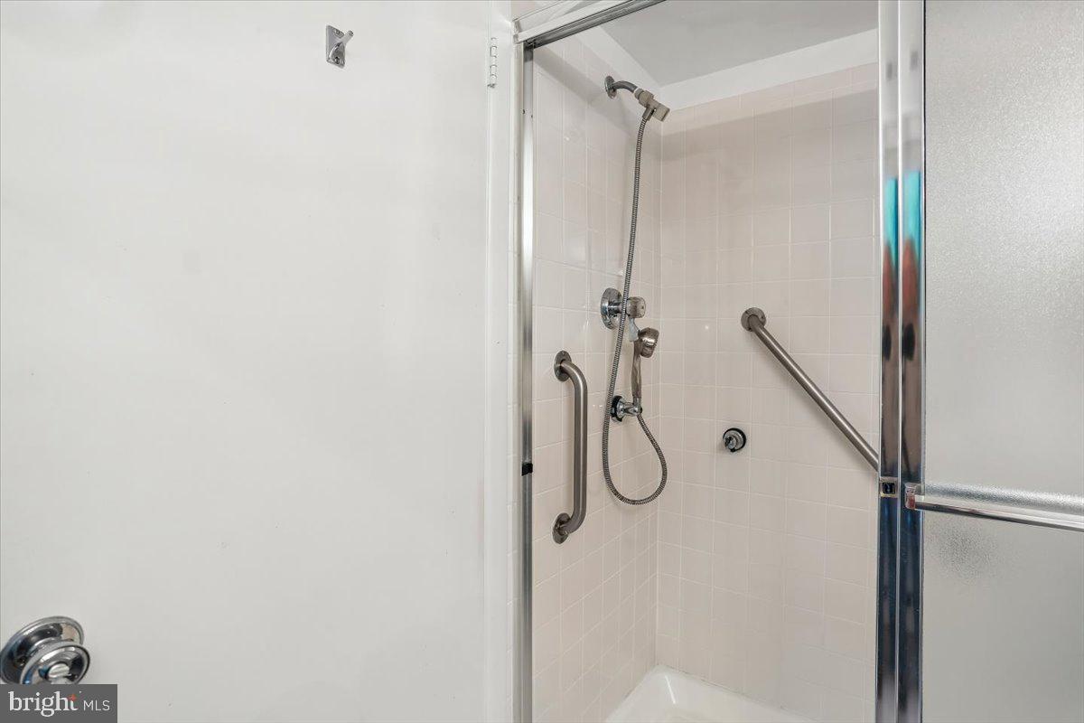 15210 Elkridge Way #91-2e Property Photo 33