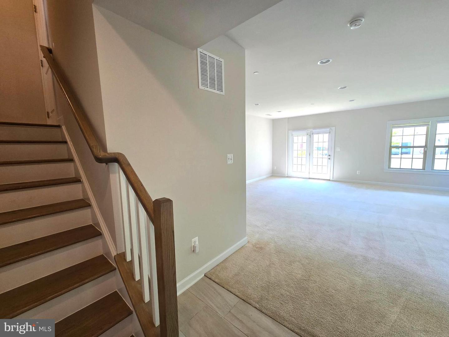 1021 Mutual Pl Property Photo 6