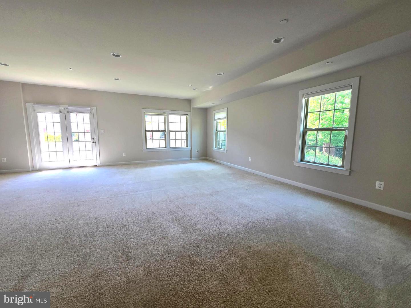 1021 Mutual Pl Property Photo 7