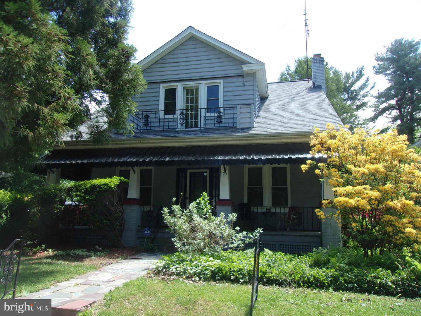 25 MARYLAND AVE Property Photo 1
