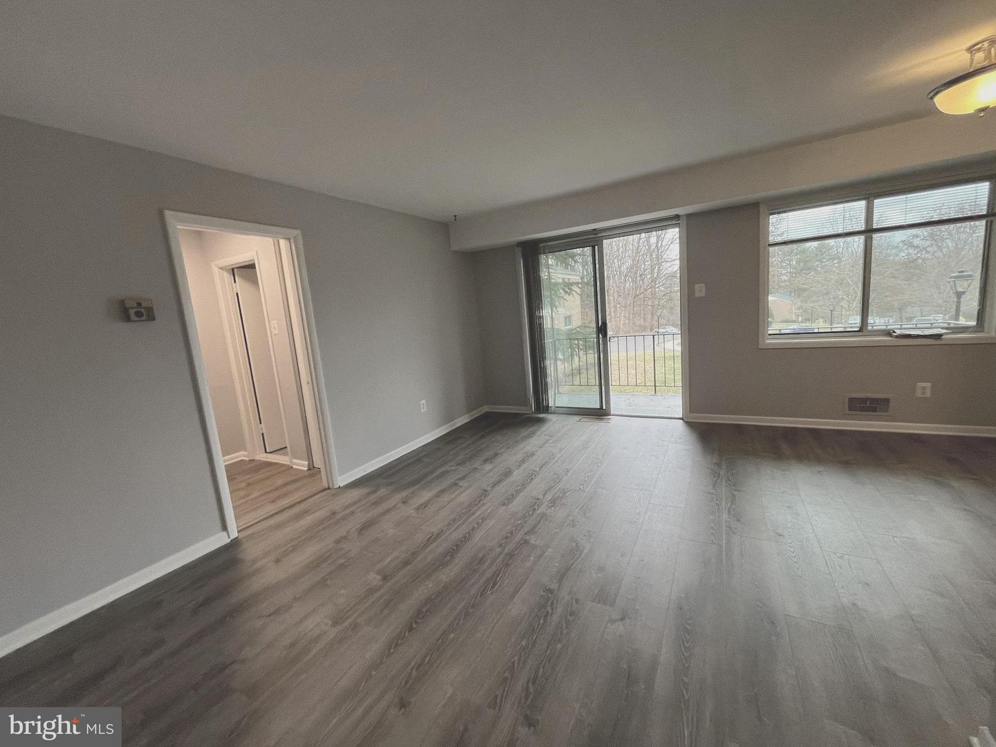 10500 Weymouth St #104 Property Photo 3