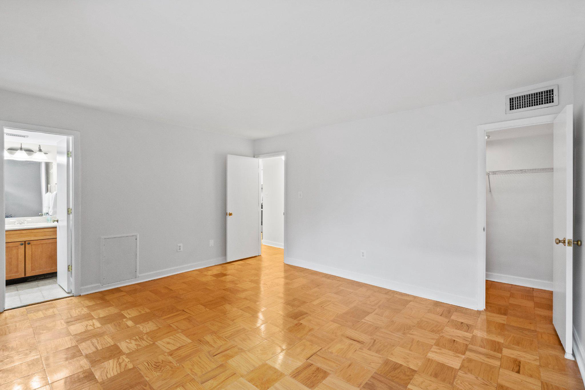 9804 Georgia Ave #23-302 Property Photo 12