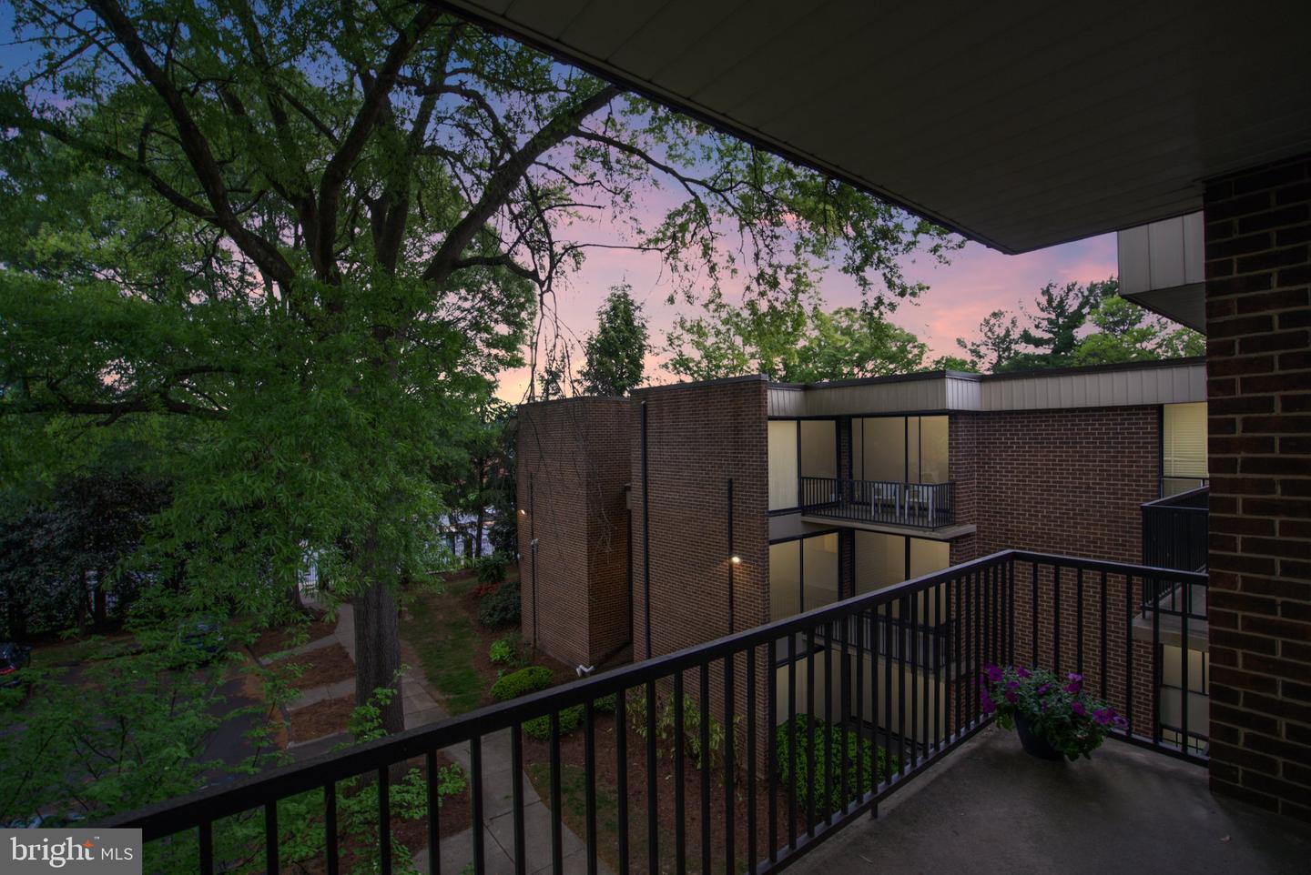 9804 Georgia Ave #23-302 Property Photo 18