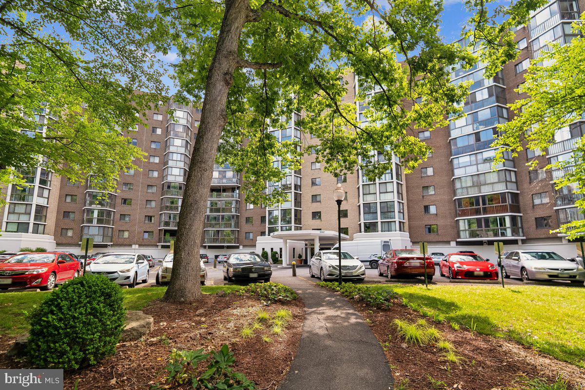 15107 Interlachen Dr #2-303 Property Photo 1