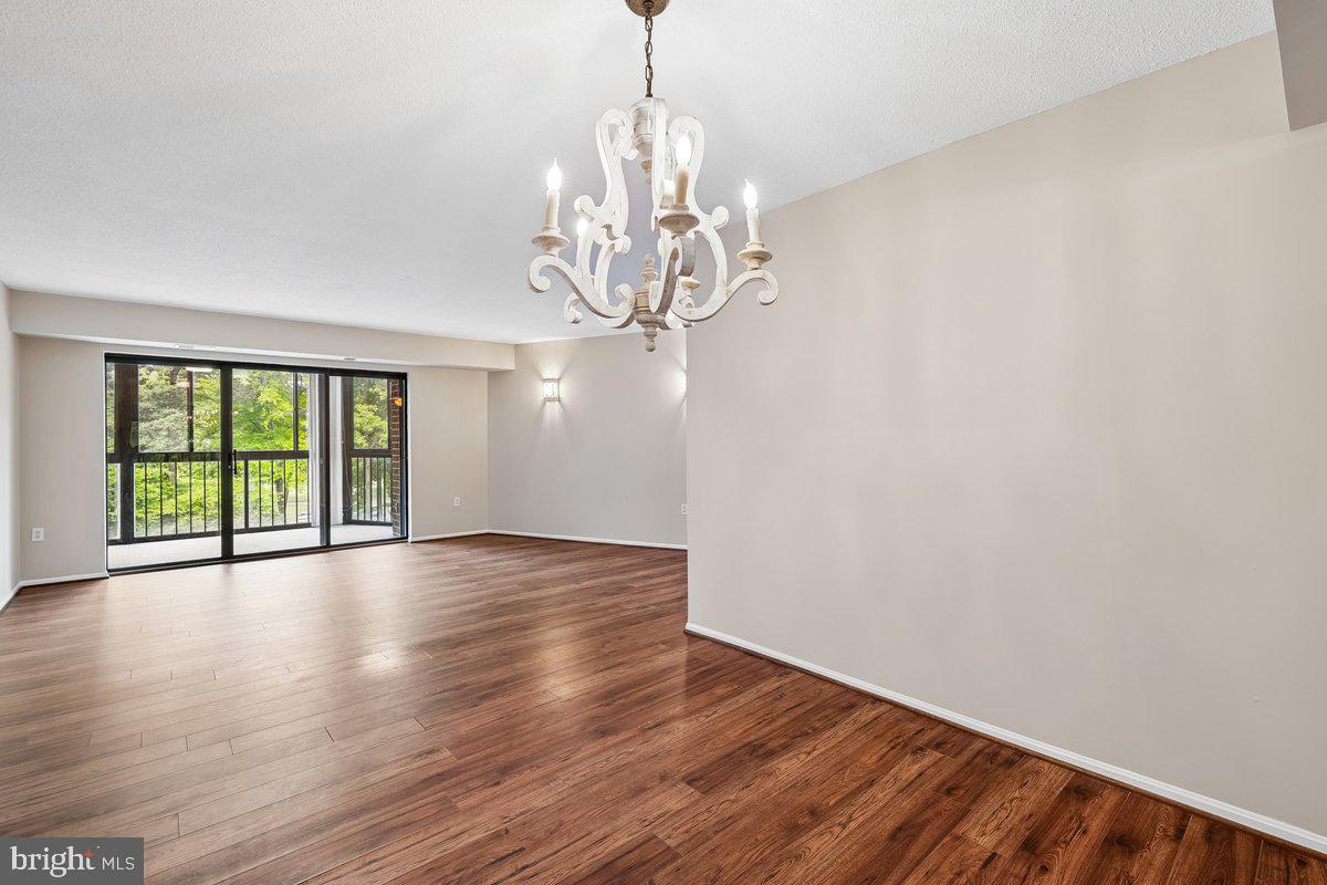 15107 Interlachen Dr #2-303 Property Photo 4