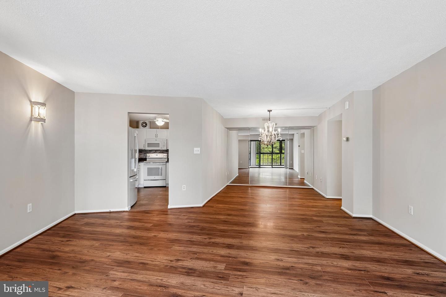 15107 Interlachen Dr #2-303 Property Photo 5