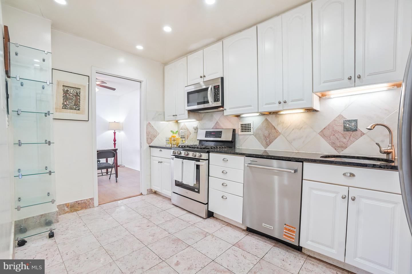 5500 Friendship Blvd #2414n Property Photo 18