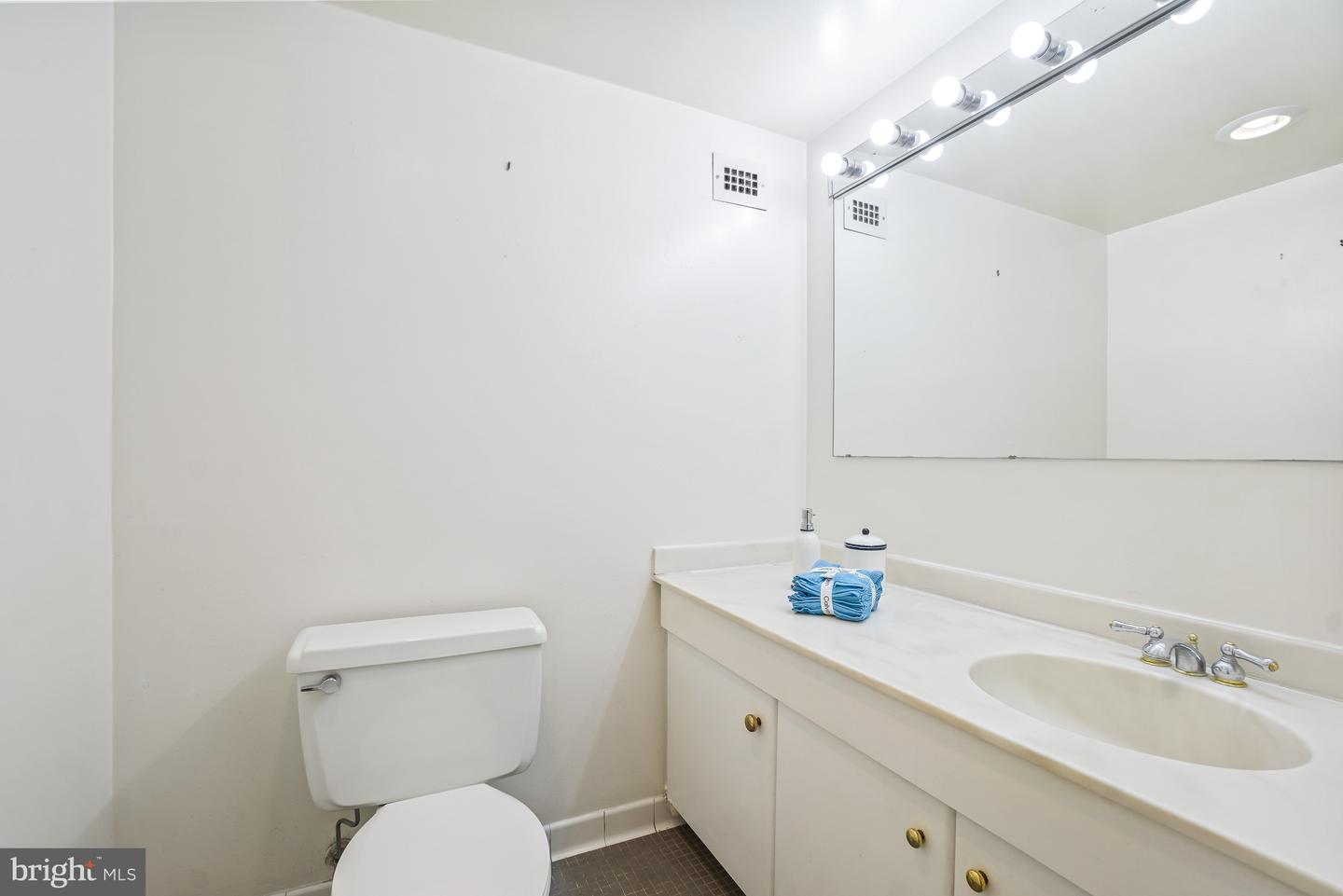 5500 Friendship Blvd #2414n Property Photo 28