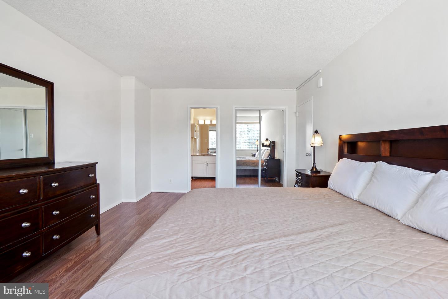 5500 Friendship Blvd #2017n Property Photo 27