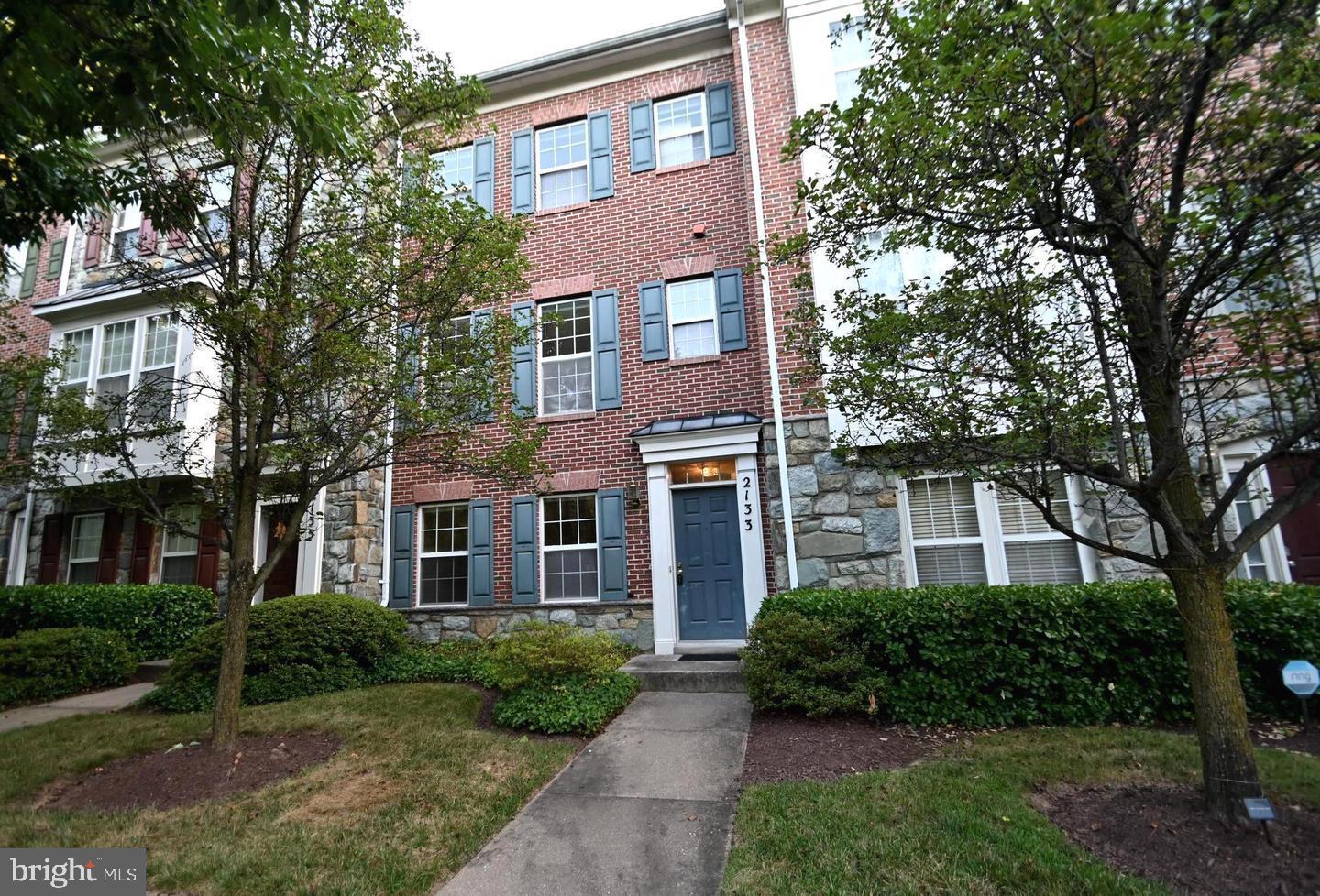 2133 Clark Pl Property Photo 1